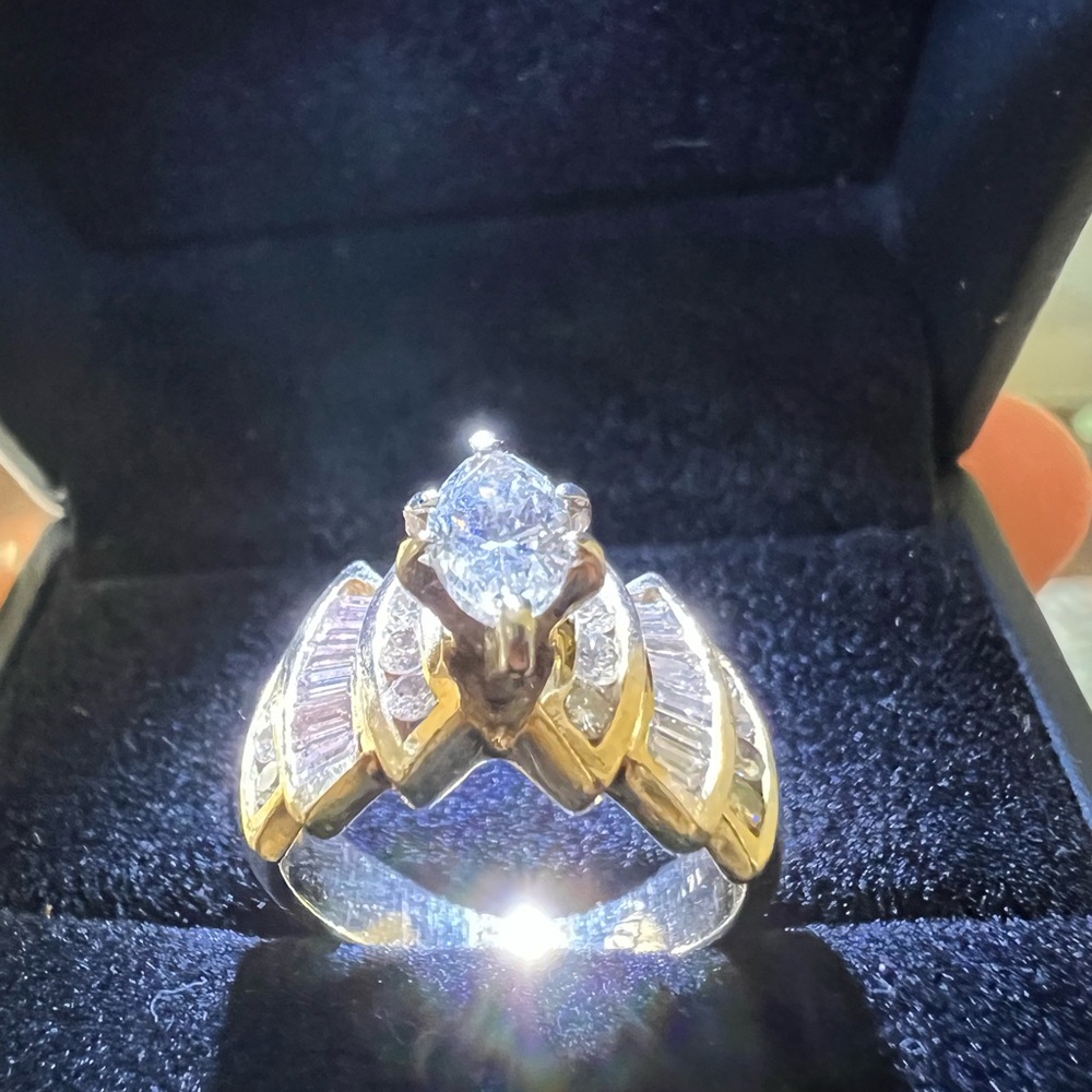 Yellow gold diamonds ring with 3 tears on each side. Diamond 1.50 ctw Bow - Picture 7 of 17
